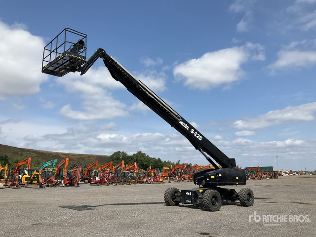 2009 Genie S125 4WD Diesel Articulating Boom Lift - Articulated boom: picture 2 2009 Genie S125 4WD Diesel Articulating Boom Lift - Articulated boom: picture 2
