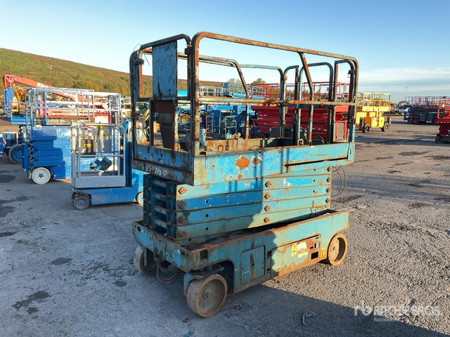 2011 Genie GS3246 2011 Genie GS3246 Scissor Lift Scissor Lift - Scissor lift: picture 4 2011 Genie GS3246 2011 Genie GS3246 Scissor Lift Scissor Lift - Scissor lift: picture 4