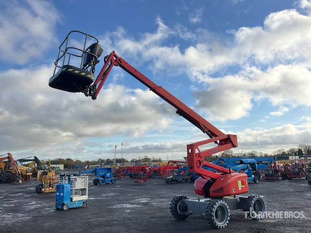 2013 Nifty-Lift HR15D 4WD Diesel Articulating Boom Lift - Articulated boom: picture 1 2013 Nifty-Lift HR15D 4WD Diesel Articulating Boom Lift - Articulated boom: picture 1