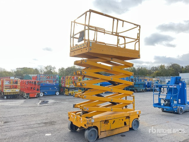 2014 Haulotte Compact 14 Electric Scissor Lift - Scissor lift: picture 1 2014 Haulotte Compact 14 Electric Scissor Lift - Scissor lift: picture 1
