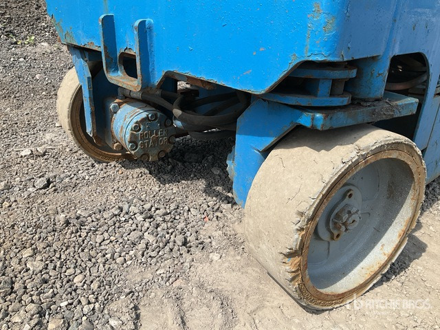 2015 Genie GS1932 Electric Scissor Lift - Scissor lift: picture 5 2015 Genie GS1932 Electric Scissor Lift - Scissor lift: picture 5