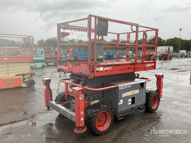 2015 Skyjack SJ6832RT 4x4 Diesel (Inoperable) Scissor Lift - Scissor lift: picture 1 2015 Skyjack SJ6832RT 4x4 Diesel (Inoperable) Scissor Lift - Scissor lift: picture 1