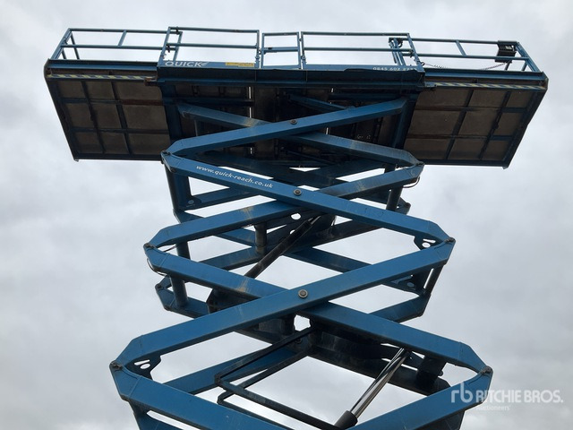 2016 Genie GS5390 4x4 Diesel Scissor Lift - Scissor lift: picture 4 2016 Genie GS5390 4x4 Diesel Scissor Lift - Scissor lift: picture 4