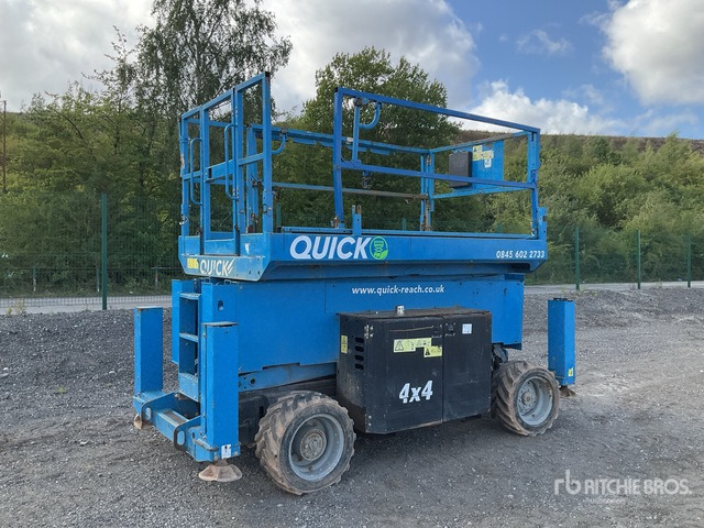 2017 Genie GS-4069 4x4 Diesel Scissor Lift - Scissor lift: picture 2 2017 Genie GS-4069 4x4 Diesel Scissor Lift - Scissor lift: picture 2