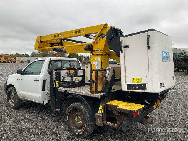 2018 Toyota Hilux 2018 Versalift LAT-38-135-H on 2018 Toyota Hilux 4x4 Bucket Truck Bucket Truck - Truck mounted aerial platform: picture 5 2018 Toyota Hilux 2018 Versalift LAT-38-135-H on 2018 Toyota Hilux 4x4 Bucket Truck Bucket Truck - Truck mounted aerial platform: picture 5