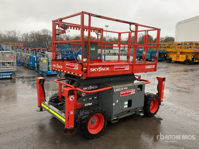 2020 Skyjack SJ6826 RT 4x4 Diesel Scissor Lift - Scissor lift: picture 3 2020 Skyjack SJ6826 RT 4x4 Diesel Scissor Lift - Scissor lift: picture 3