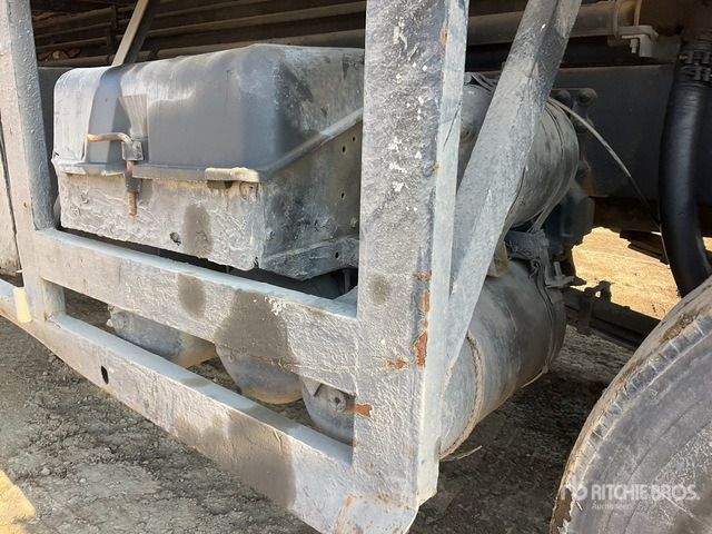 1997 Volvo FH 8x4 Twin-Steer Flatbed Truck - Dropside/ Flatbed truck: picture 4 1997 Volvo FH 8x4 Twin-Steer Flatbed Truck - Dropside/ Flatbed truck: picture 4