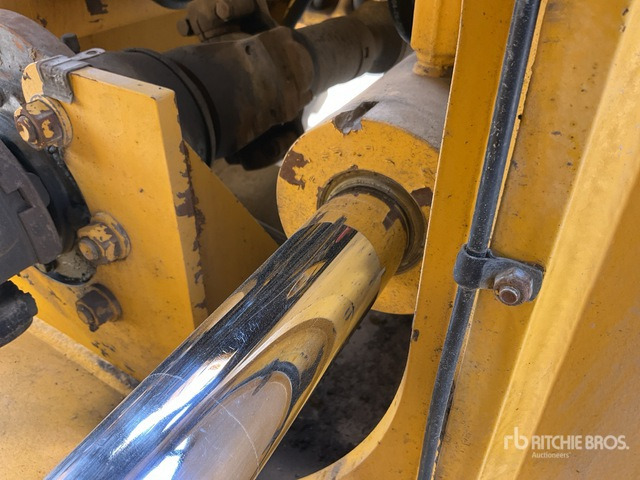 2004 Komatsu WA500-3 - Wheel loader: picture 5 2004 Komatsu WA500-3 - Wheel loader: picture 5