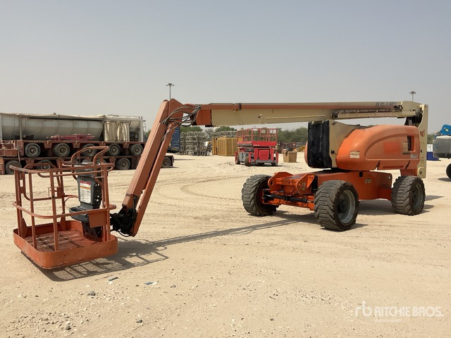 2005 JLG 800AJ 4WD Diesel Articulating Boom Lift - Articulated boom: picture 1 2005 JLG 800AJ 4WD Diesel Articulating Boom Lift - Articulated boom: picture 1