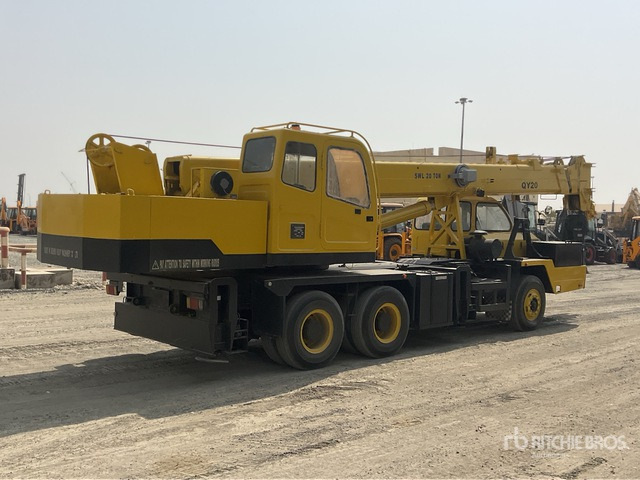 2007 XCMG QY20 20 ton 6x4 Hydraulic Truck Crane - Mobile crane: picture 3 2007 XCMG QY20 20 ton 6x4 Hydraulic Truck Crane - Mobile crane: picture 3