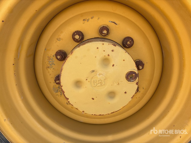 2012 Cat CS-533E Smooth Drum Compactor - Compactor: picture 5 2012 Cat CS-533E Smooth Drum Compactor - Compactor: picture 5