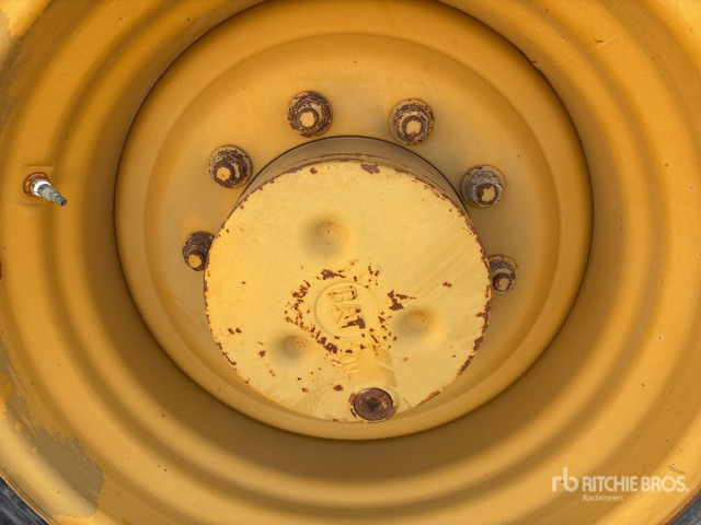 2012 Cat CS-533E Smooth Drum Compactor - Compactor: picture 5 2012 Cat CS-533E Smooth Drum Compactor - Compactor: picture 5