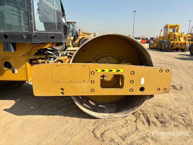 2013 Cat CS-533E Smooth Drum Compactor - Compactor: picture 4 2013 Cat CS-533E Smooth Drum Compactor - Compactor: picture 4