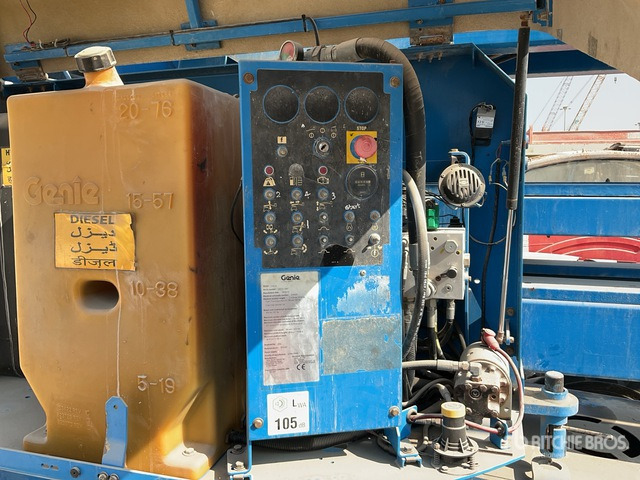 2013 Genie Z60/34 4WD Diesel (Inoperable) Articulating Boom Lift - Articulated boom: picture 5 2013 Genie Z60/34 4WD Diesel (Inoperable) Articulating Boom Lift - Articulated boom: picture 5