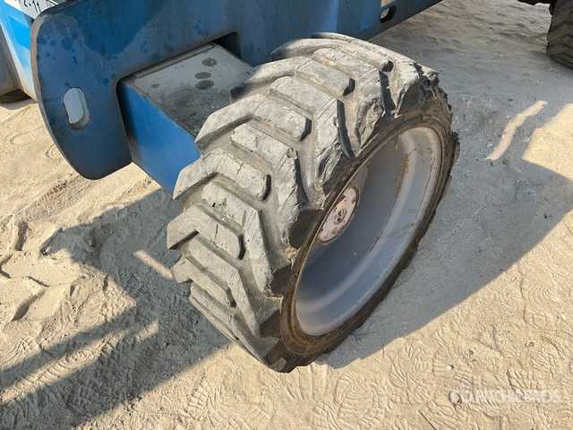 2013 Genie Z60/34 4WD Diesel (Inoperable) Articulating Boom Lift - Articulated boom: picture 4 2013 Genie Z60/34 4WD Diesel (Inoperable) Articulating Boom Lift - Articulated boom: picture 4