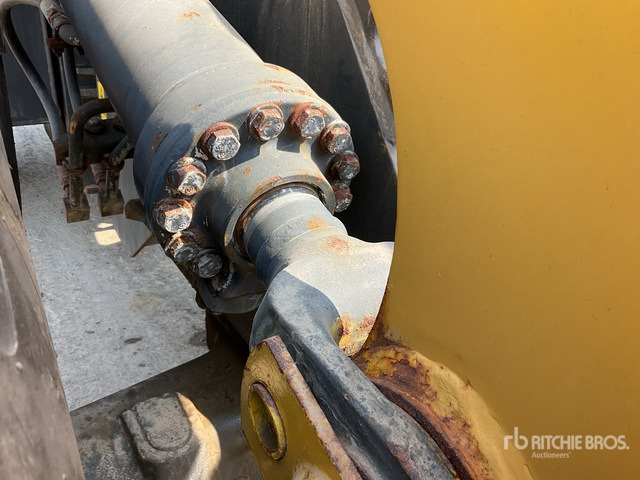 2014 Komatsu WA320-5 - Wheel loader: picture 5 2014 Komatsu WA320-5 - Wheel loader: picture 5