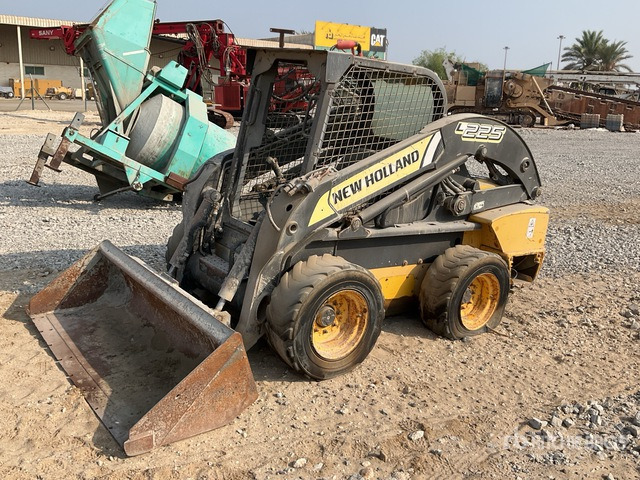 2014 New Holland L225 (Inoperable) Skid Steer Loader - Skid steer loader: picture 1 2014 New Holland L225 (Inoperable) Skid Steer Loader - Skid steer loader: picture 1