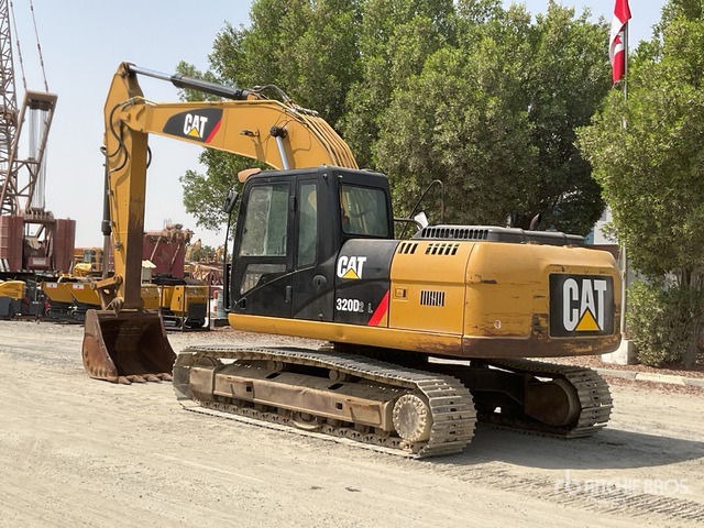 2017 Cat 320D2 Tracked Excavator - Crawler excavator: picture 3 2017 Cat 320D2 Tracked Excavator - Crawler excavator: picture 3