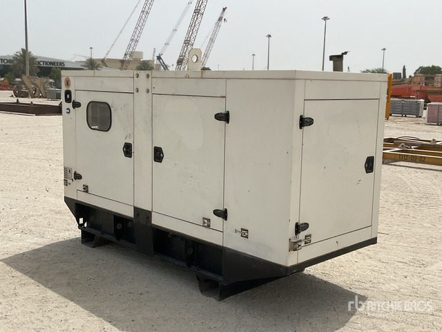 2021 Cat DE110E2 113 kVA Skid-Mounted Generator Set - Generator set: picture 4 2021 Cat DE110E2 113 kVA Skid-Mounted Generator Set - Generator set: picture 4