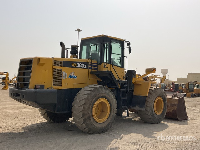 Komatsu WA380Z-6 - Wheel loader: picture 3 Komatsu WA380Z-6 - Wheel loader: picture 3