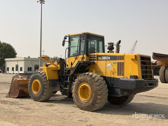 Komatsu WA380Z-6 - Wheel loader: picture 4 Komatsu WA380Z-6 - Wheel loader: picture 4