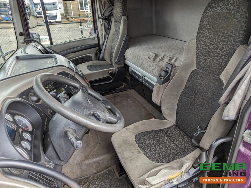 DAF FT XF105.410 4x2 Euro5 FT XF105.410 4x2 SpaceCab Euro5 - Side Skirts - Spare Wheel - Original Holland truck - Tractor unit: picture 5 DAF FT XF105.410 4x2 Euro5 FT XF105.410 4x2 SpaceCab Euro5 - Side Skirts - Spare Wheel - Original Holland truck - Tractor unit: picture 5