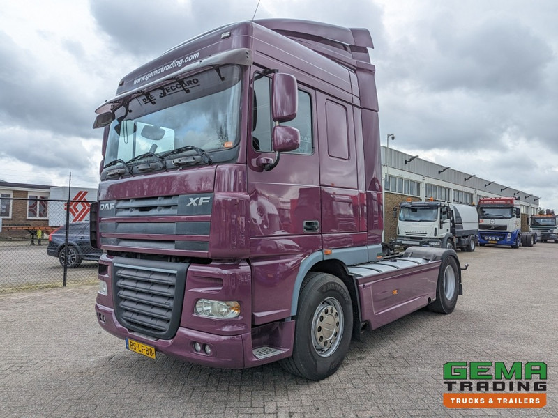 DAF FT XF105.410 4x2 Euro5 FT XF105.410 4x2 SpaceCab Euro5 - Side Skirts - Spare Wheel - Original Holland truck - Tractor unit: picture 1 DAF FT XF105.410 4x2 Euro5 FT XF105.410 4x2 SpaceCab Euro5 - Side Skirts - Spare Wheel - Original Holland truck - Tractor unit: picture 1