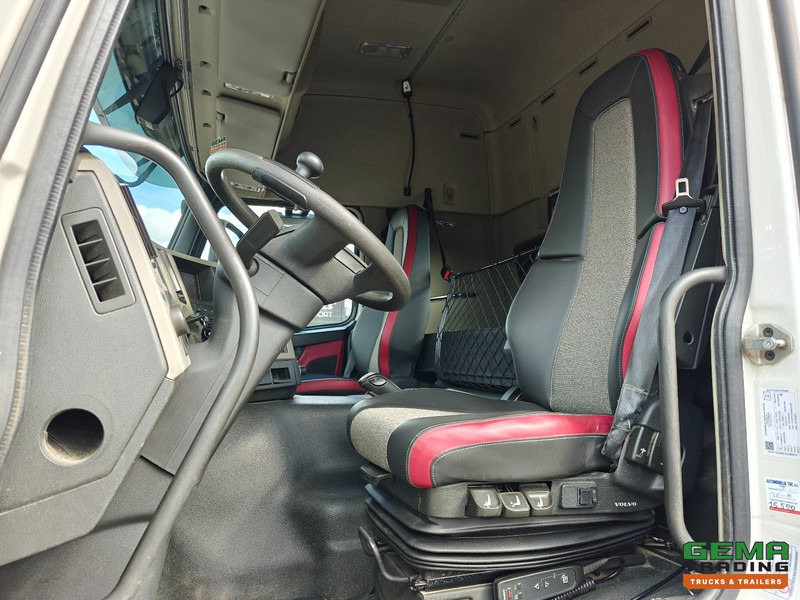 Volvo FM 460 4x2 Globetrotter Euro6 - Compressor - PTO Afstandsbediening - 407.000km - SMARTTacho V2 - TOP! - Tractor unit: picture 5 Volvo FM 460 4x2 Globetrotter Euro6 - Compressor - PTO Afstandsbediening - 407.000km - SMARTTacho V2 - TOP! - Tractor unit: picture 5