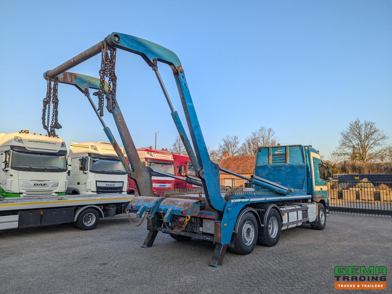 Volvo FM 460 6x2/4 Globetrotter Euro6 - JOAB PortaalSysteem 18T - Uitschuifbaar - Afstandbediening - VangmuilKoppeling - Skip loader truck: picture 3 Volvo FM 460 6x2/4 Globetrotter Euro6 - JOAB PortaalSysteem 18T - Uitschuifbaar - Afstandbediening - VangmuilKoppeling - Skip loader truck: picture 3