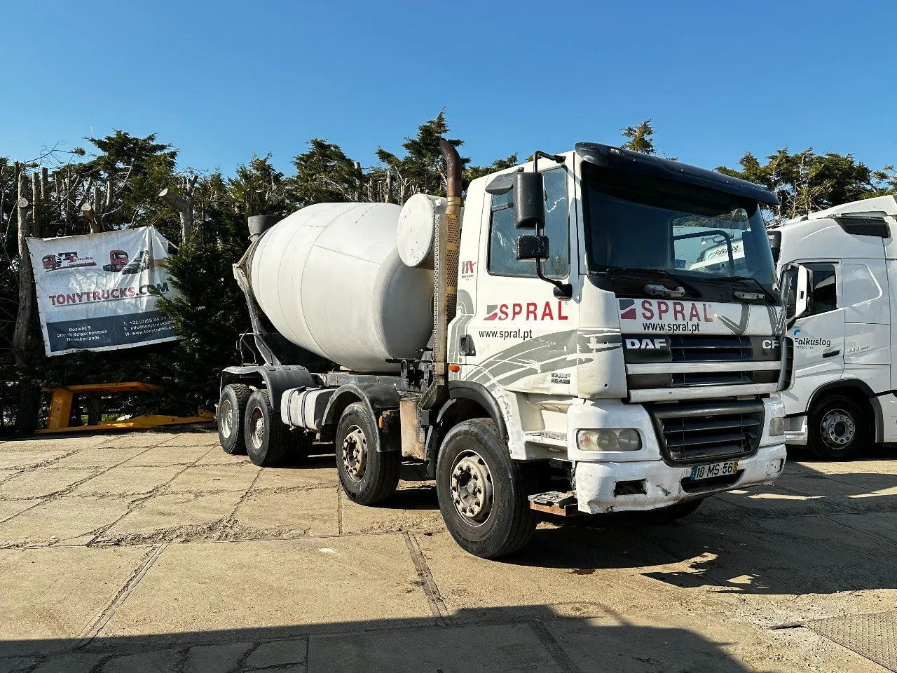 DAF CF 85.430 8X4 9m3 Mixer Spring/Spring ZF Manual - Concrete mixer truck: picture 1 DAF CF 85.430 8X4 9m3 Mixer Spring/Spring ZF Manual - Concrete mixer truck: picture 1