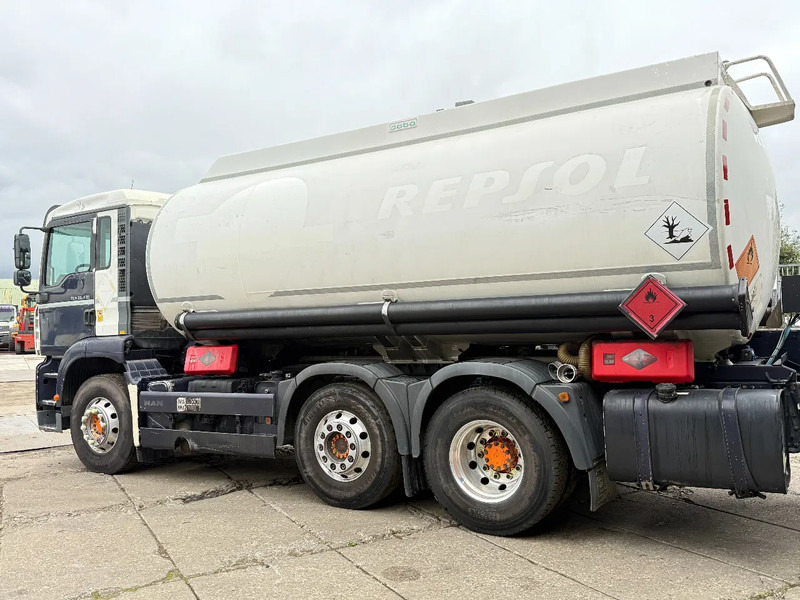 MAN TGA 26.430 6X2 Fuel Tank 21.000L 3 Comp + 2 Pump D20 Engine - Tank truck: picture 3 MAN TGA 26.430 6X2 Fuel Tank 21.000L 3 Comp + 2 Pump D20 Engine - Tank truck: picture 3