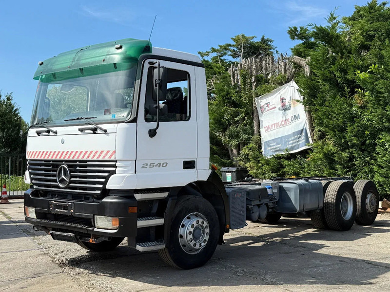 Mercedes-Benz Actros 2540 V6 6X2 Chassis Spring/Air Manual gearbox - Cab chassis truck: picture 2 Mercedes-Benz Actros 2540 V6 6X2 Chassis Spring/Air Manual gearbox - Cab chassis truck: picture 2