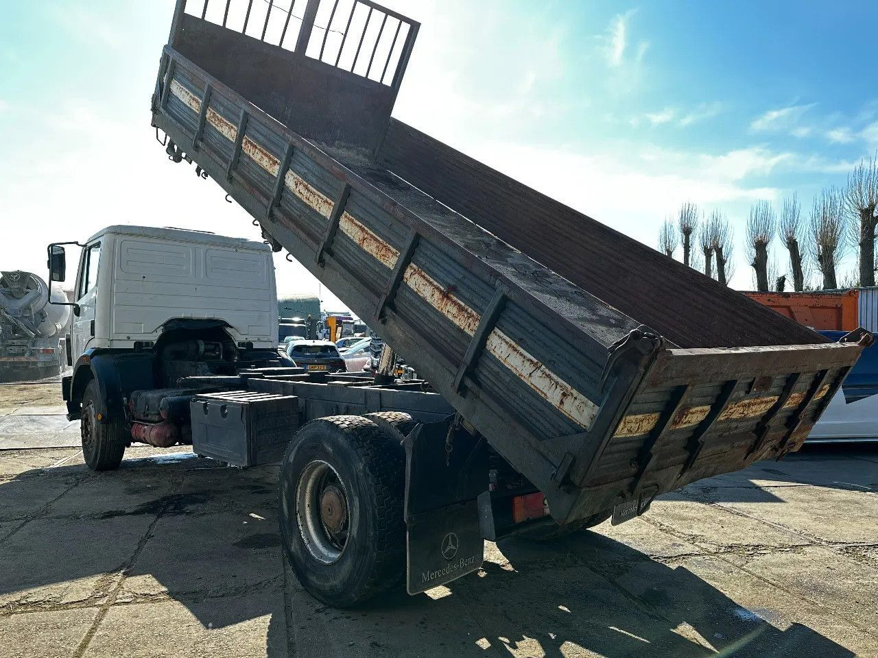 Mercedes-Benz SK 1733 V6 4X2 Tipper Spring/Spring EPS Manual G - Tipper: picture 3 Mercedes-Benz SK 1733 V6 4X2 Tipper Spring/Spring EPS Manual G - Tipper: picture 3