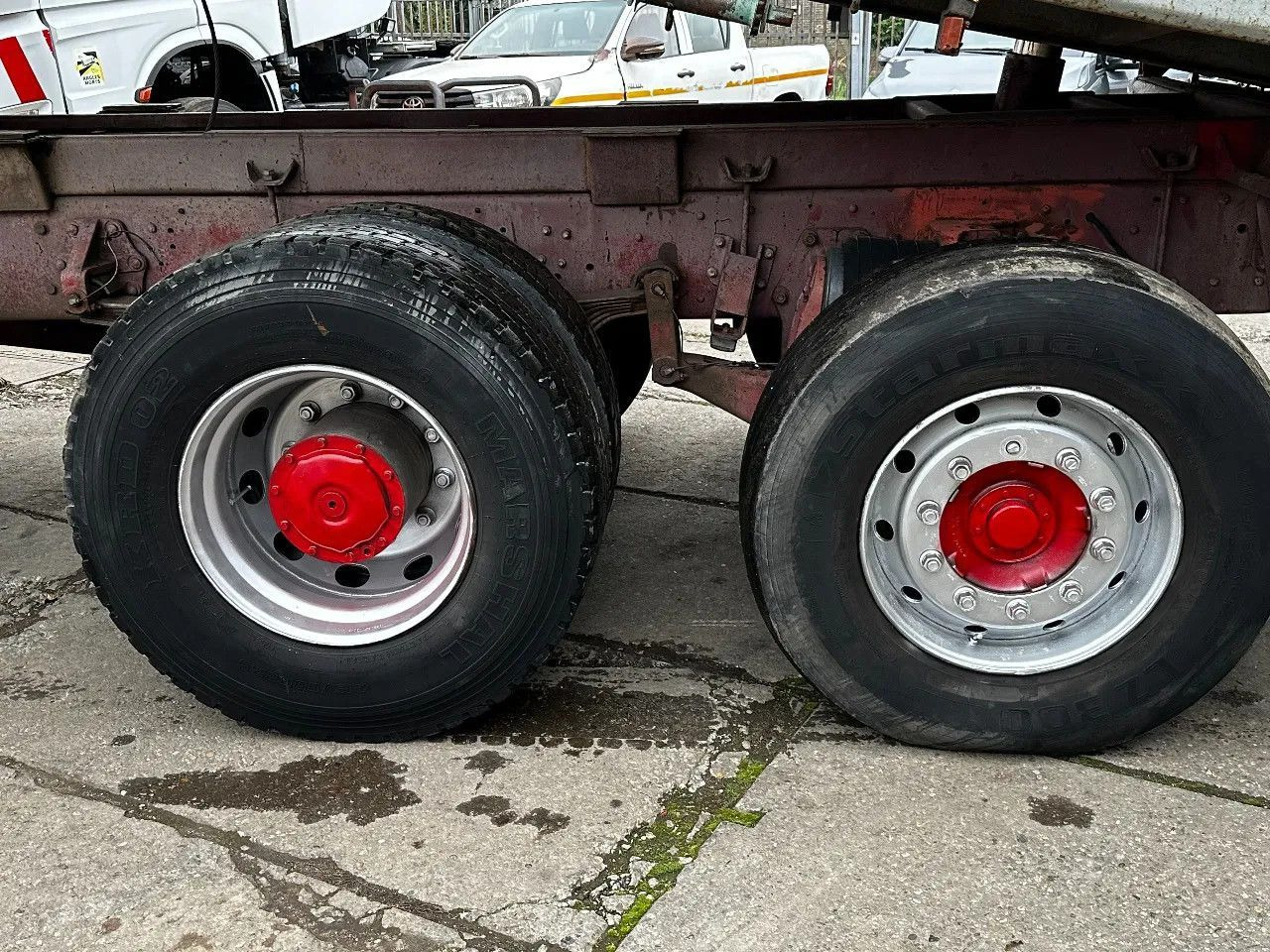 Mercedes-Benz SK 2435 V8 6X2 Tipper EPS Manual Gearbox Mercedes-Benz SK 2435 V8 6X2 Tipper EPS Manual Gearbox - Tipper: picture 5 Mercedes-Benz SK 2435 V8 6X2 Tipper EPS Manual Gearbox Mercedes-Benz SK 2435 V8 6X2 Tipper EPS Manual Gearbox - Tipper: picture 5