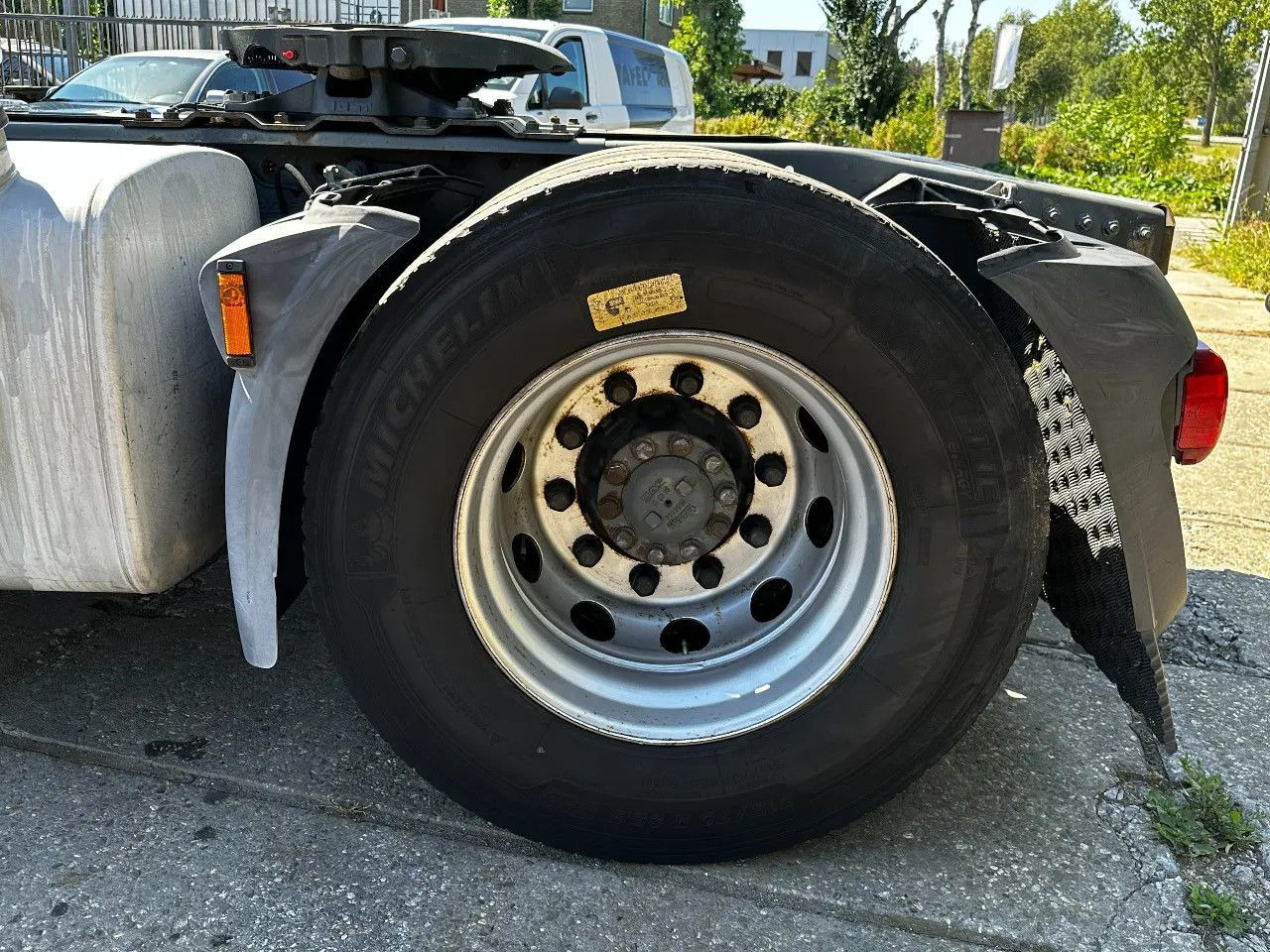 DAF XF 460 4X2 Tractor-unit Spring/Air ACC Retarder DAF XF 460 4X2 Tractor-unit Spring/Air ACC Retarder - Tractor unit: picture 5 DAF XF 460 4X2 Tractor-unit Spring/Air ACC Retarder DAF XF 460 4X2 Tractor-unit Spring/Air ACC Retarder - Tractor unit: picture 5