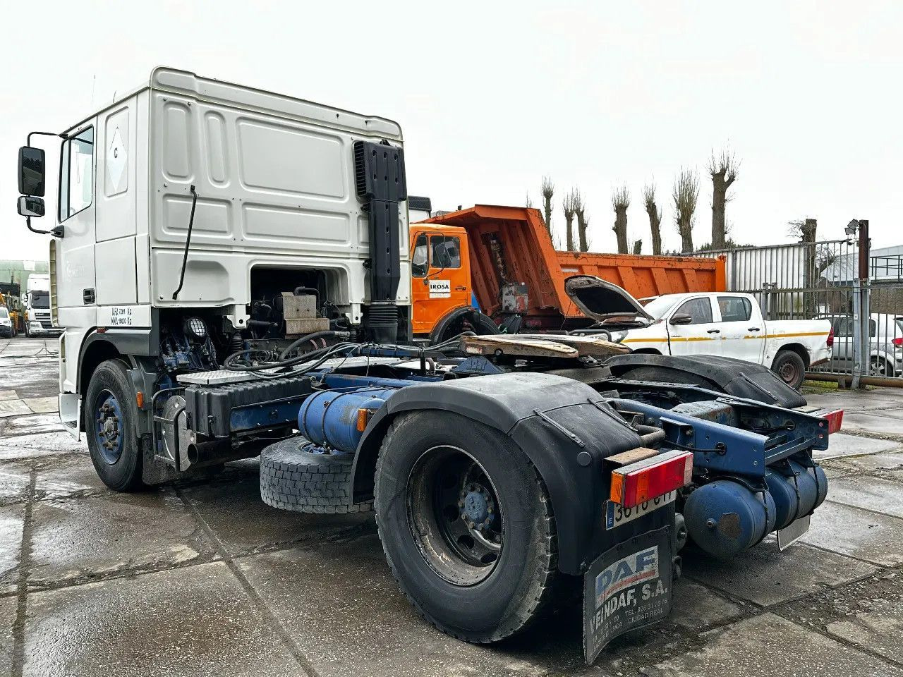 DAF XF 95.380 4X2 Tractor-unit Spring/Air ZF Manual DAF XF 95.380 4X2 Tractor-unit Spring/Air ZF Manual - Tractor unit: picture 3 DAF XF 95.380 4X2 Tractor-unit Spring/Air ZF Manual DAF XF 95.380 4X2 Tractor-unit Spring/Air ZF Manual - Tractor unit: picture 3