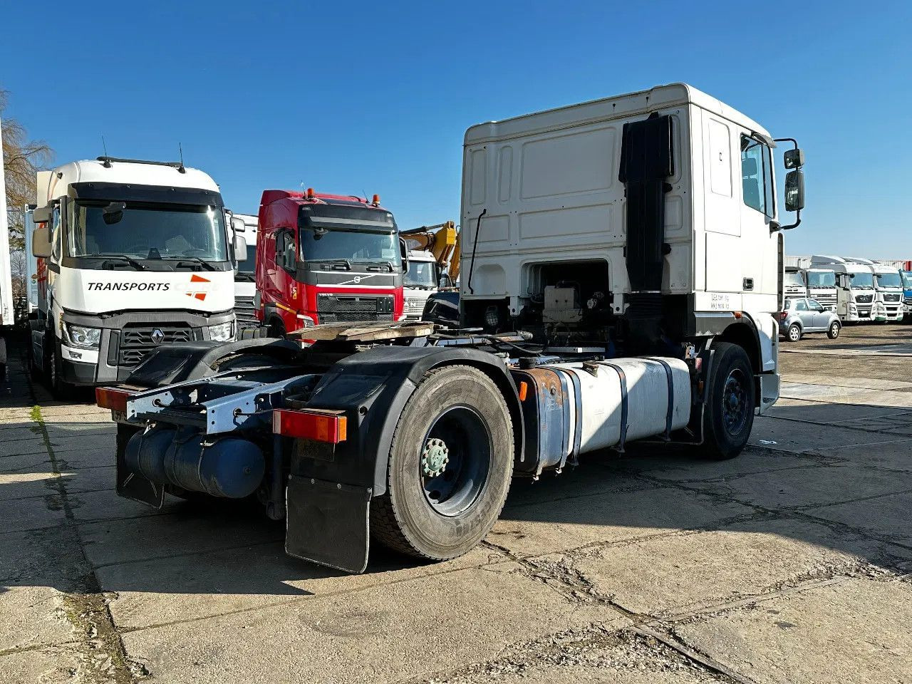 DAF XF 95.380 4X2 Tractor-unit Spring/Air ZF Manual DAF XF 95.380 4X2 Tractor-unit Spring/Air ZF Manual - Tractor unit: picture 4 DAF XF 95.380 4X2 Tractor-unit Spring/Air ZF Manual DAF XF 95.380 4X2 Tractor-unit Spring/Air ZF Manual - Tractor unit: picture 4
