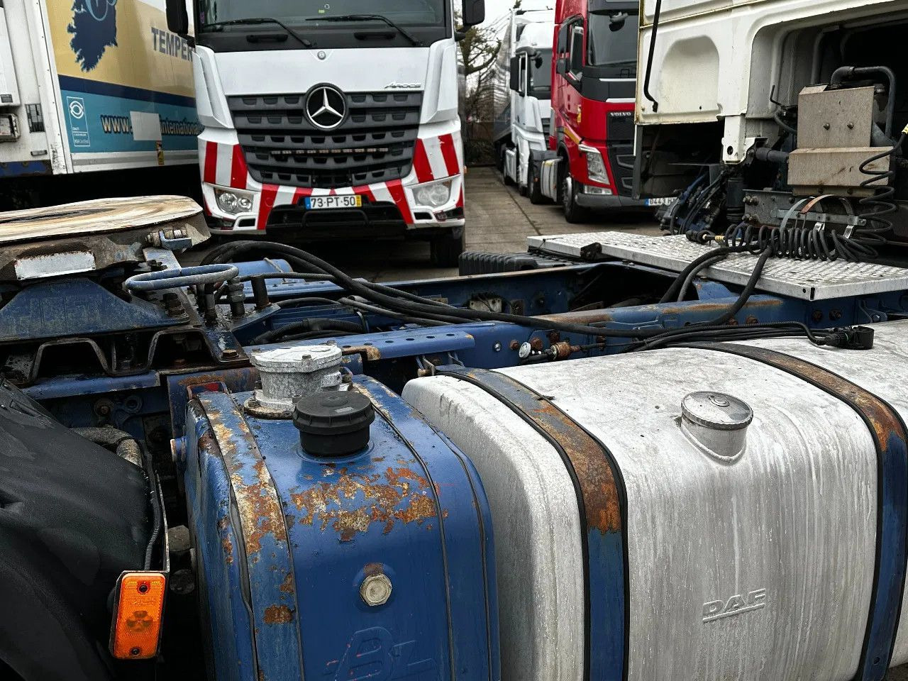 DAF XF 95.380 4X2 Tractor-unit Spring/Air ZF Manual DAF XF 95.380 4X2 Tractor-unit Spring/Air ZF Manual - Tractor unit: picture 5 DAF XF 95.380 4X2 Tractor-unit Spring/Air ZF Manual DAF XF 95.380 4X2 Tractor-unit Spring/Air ZF Manual - Tractor unit: picture 5
