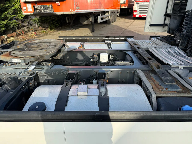 Volvo FH 13.460 4X2 Tractor-unit Spring/Air Retarder PROD2017 HB - Tractor unit: picture 5 Volvo FH 13.460 4X2 Tractor-unit Spring/Air Retarder PROD2017 HB - Tractor unit: picture 5