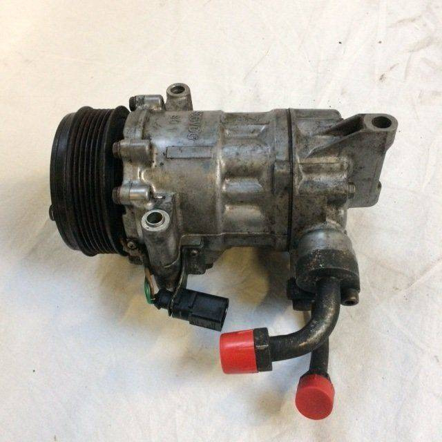 A/C Compressor with electro-magnetic coupling - AC compressor for Material handling equipment: picture 3 A/C Compressor with electro-magnetic coupling - AC compressor for Material handling equipment: picture 3