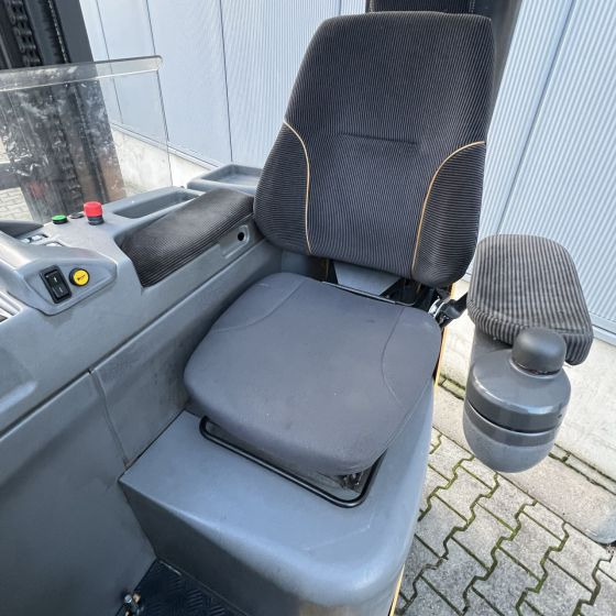 Atlet UFS200DTFVRF850 - 4-way reach truck: picture 2 Atlet UFS200DTFVRF850 - 4-way reach truck: picture 2