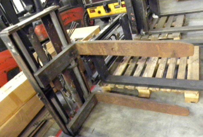 Dürwen Fork positioner - Attachment for Material handling equipment: picture 1 Dürwen Fork positioner - Attachment for Material handling equipment: picture 1