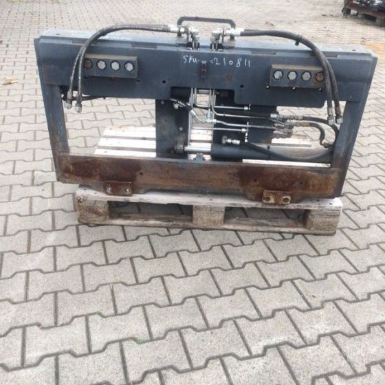 SHB-LEWA Fork positioner - Attachment for Material handling equipment: picture 3 SHB-LEWA Fork positioner - Attachment for Material handling equipment: picture 3