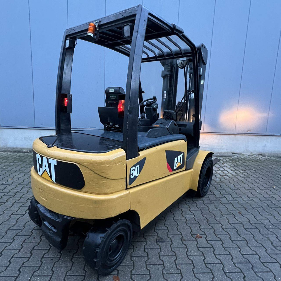 Caterpillar EP50 - Electric forklift: picture 3 Caterpillar EP50 - Electric forklift: picture 3