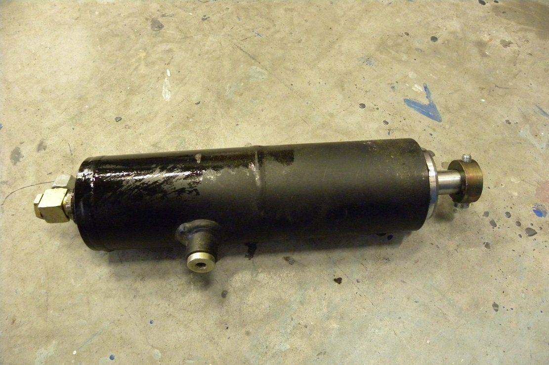 Cylinder , Lift for Jungheinrich ECE 20G - Hydraulic cylinder for Material handling equipment: picture 1 Cylinder , Lift for Jungheinrich ECE 20G - Hydraulic cylinder for Material handling equipment: picture 1