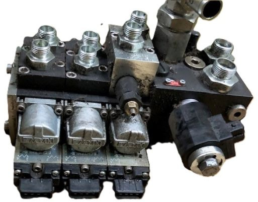 Hydraulic control valve for BT/Toyota - Hydraulic valve for Material handling equipment: picture 1 Hydraulic control valve for BT/Toyota - Hydraulic valve for Material handling equipment: picture 1