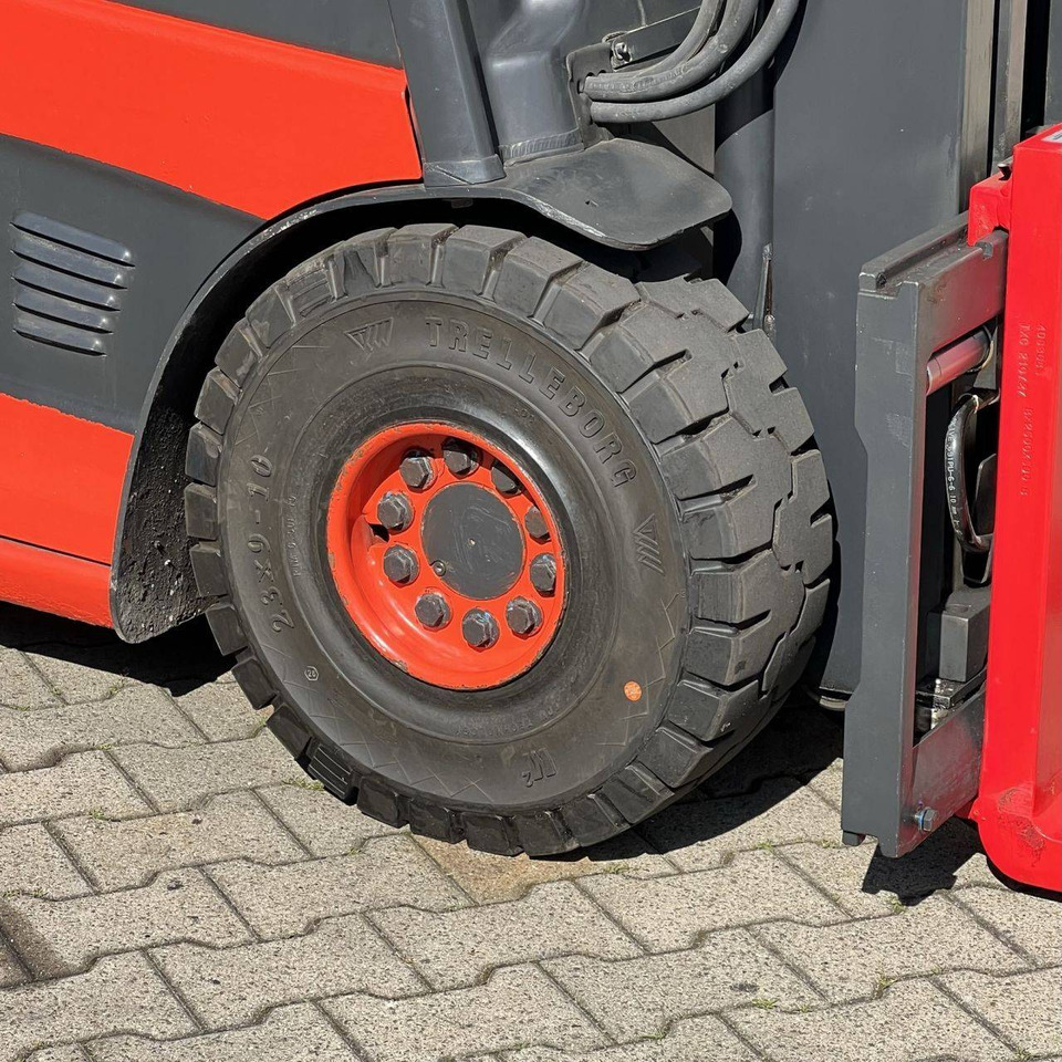 Electric forklift Linde E30 (387): picture 14 Electric forklift Linde E30 (387): picture 14