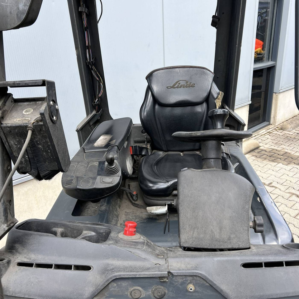 Linde E30/600H (387) - Electric forklift: picture 3 Linde E30/600H (387) - Electric forklift: picture 3