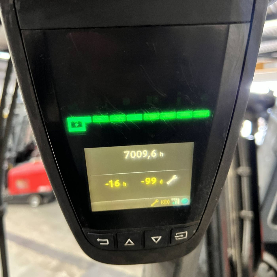 Linde E30/600H (387) - Electric forklift: picture 5 Linde E30/600H (387) - Electric forklift: picture 5