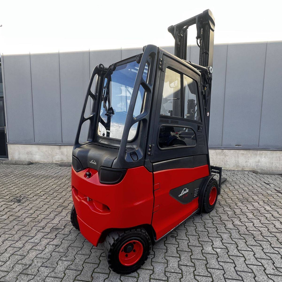 Linde E30/600H (387) - Electric forklift: picture 2 Linde E30/600H (387) - Electric forklift: picture 2